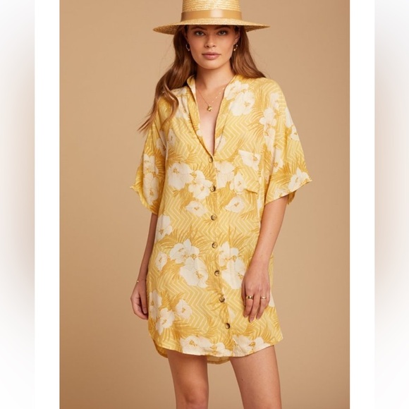 Island Oasis Short Sleeve Aloha Dress - Picture 2 of 9